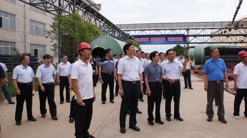 市人大常委會主任李少敏帶領(lǐng)重大項目暨產(chǎn)業(yè)集聚區(qū)建設(shè)觀摩督導(dǎo)組到我公司檢查指導(dǎo)